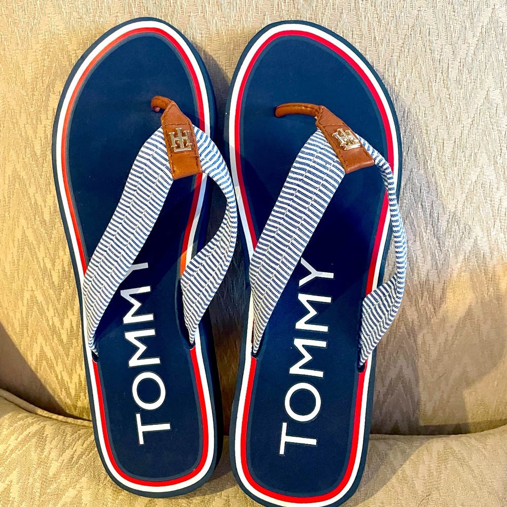 Women’s Tommy Flip Flops Size 9